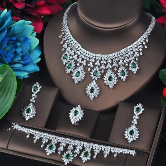Artania Valentina Emerald Crystal Bridal Set