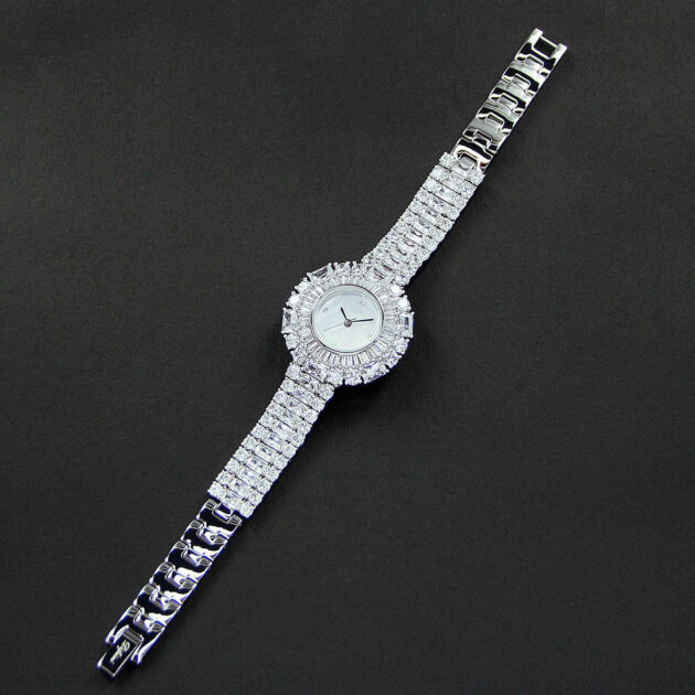 Artania Luxe Radiant Crystal Timepiece - Image 3