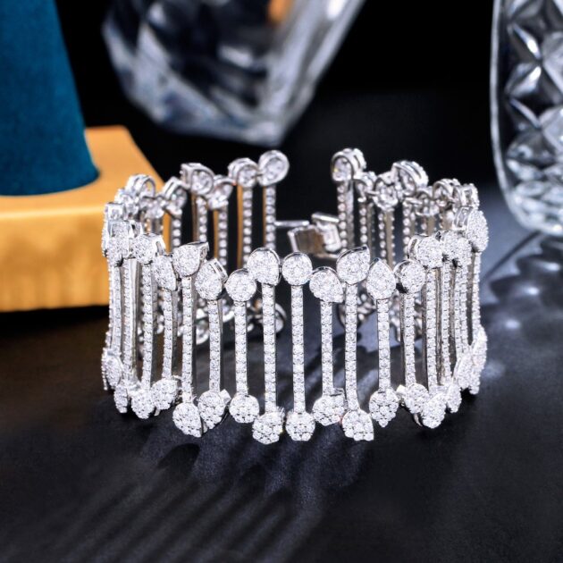 Artania Radiant Columns Bracelet