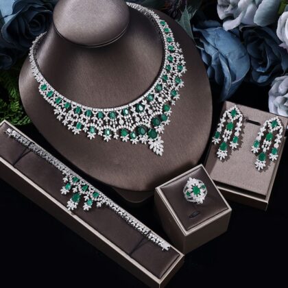Artania Emerald Grace Jewelry Set